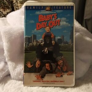 💵2/$10Bundle and Save💵 VHS Baby's Day Out